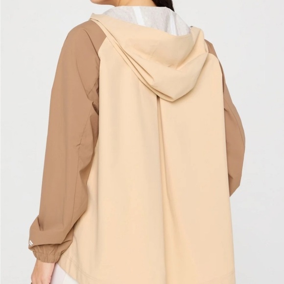NWT, Fabletics, Downpour Rain Jacket, Champagne/Mocha Latte/Bone, XS - Picture 2 of 4
